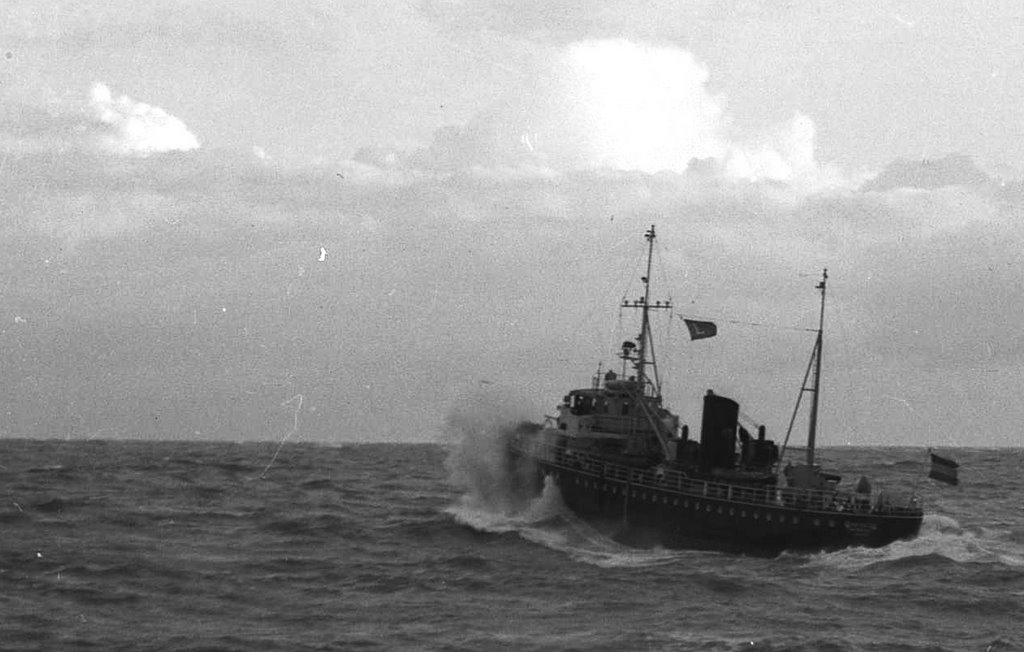 Loodsboot Castor(pilotcutter Castor near Borkum) by Tjeert.Mensinga ©