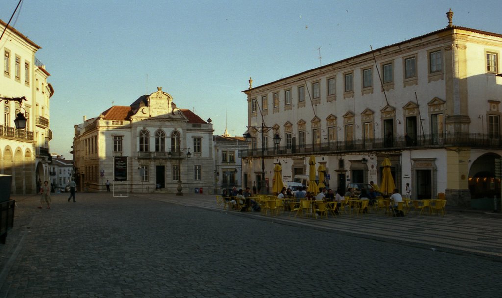 Evora - Central Square I by Tom B.