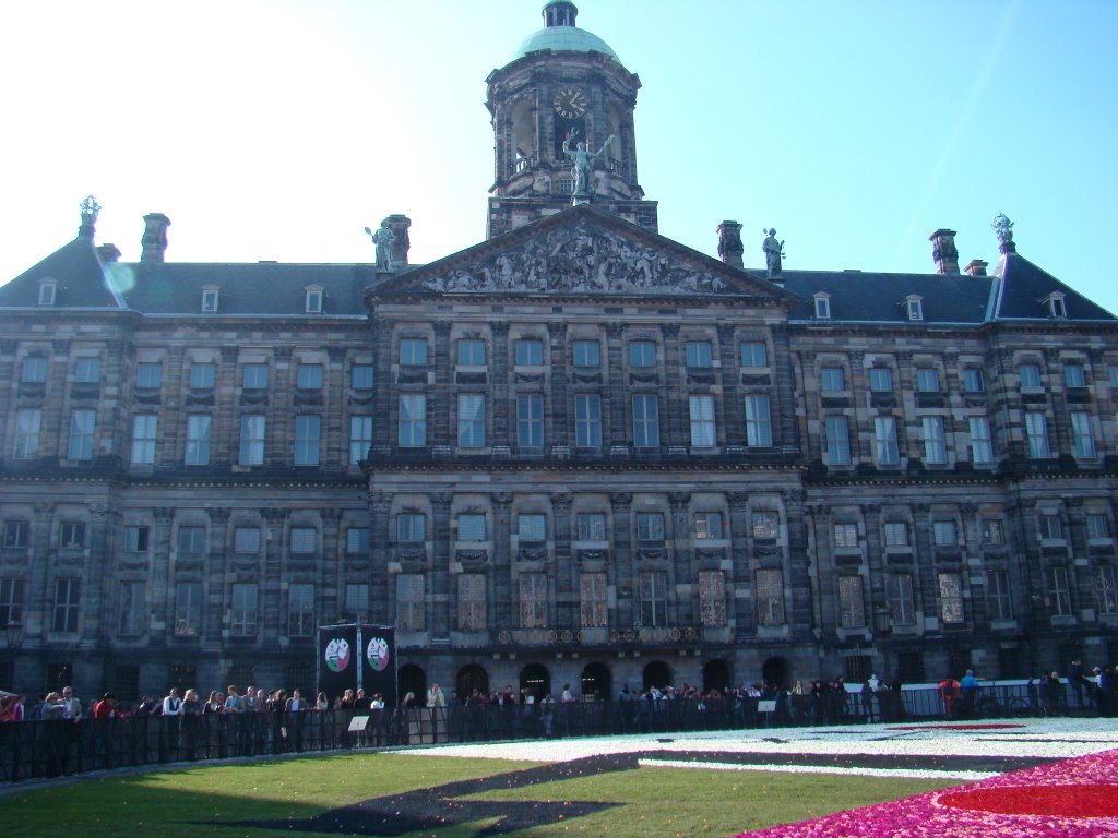 Royal palace of Amsterdam, Netherlands by stexzgb