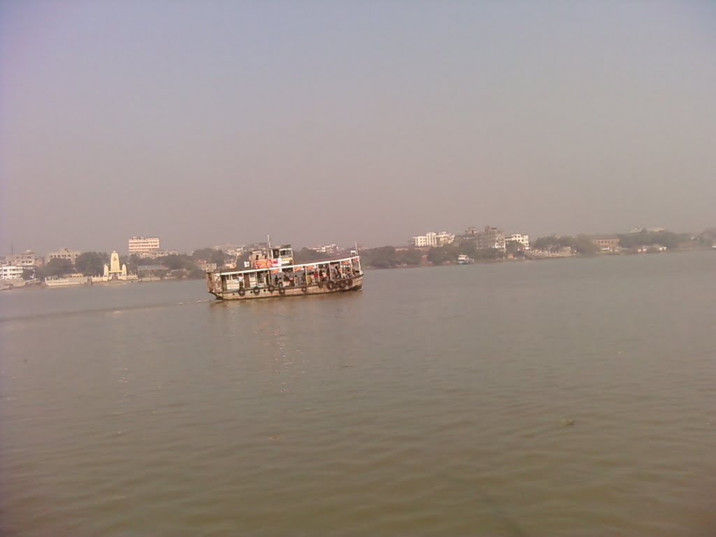 Ganga from Sovabazar ghat by MITRA SRIKUMAR