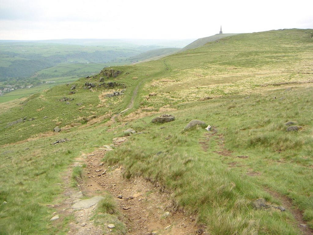 Stoodley Pike - Pennine Way: www.ThePennineWay.org.uk by johndaly