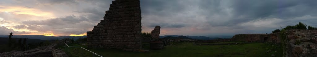 Panorama der Burgruine Hohnack by Krusobi