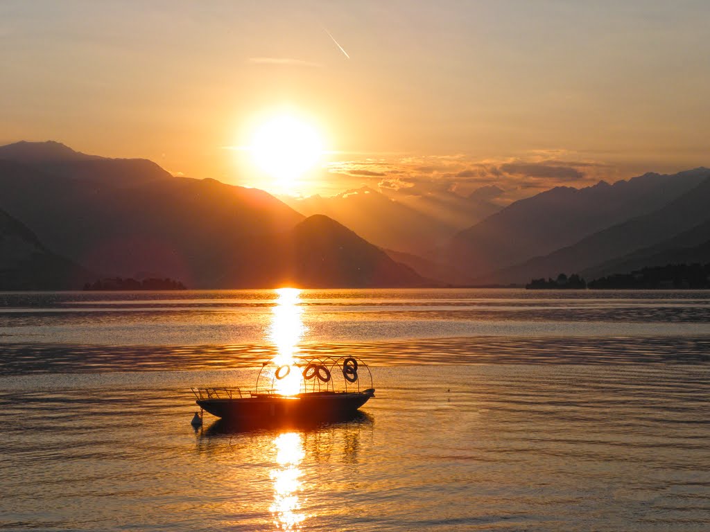 Tramonto su lago Maggiore by Maszande 