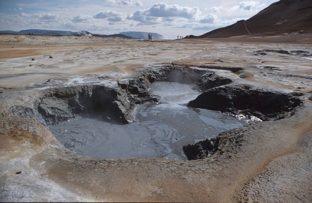 Mudpot at Hverarönd (Námaskarð) by Gueros