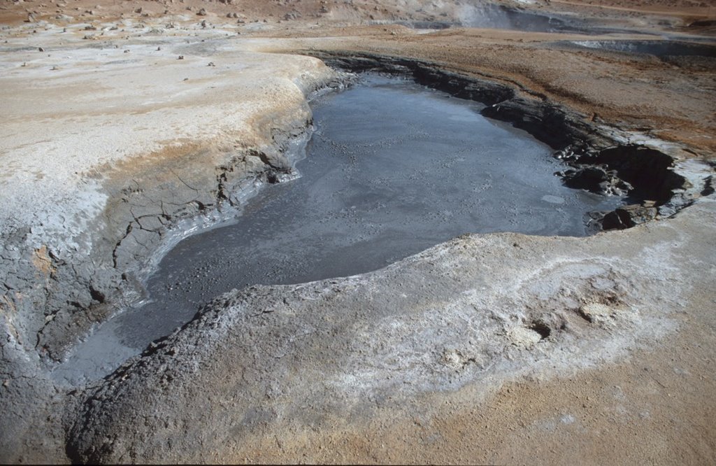 Mudpot at Hverarönd (Námaskarð) by Gueros