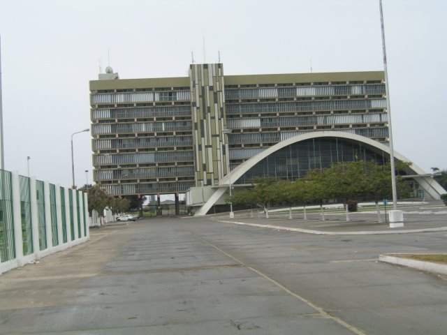 Beira's Railway Station (Estação Ferroviária da Beira) by José Pires