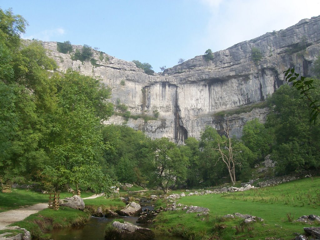 Malham cove north yorkshire by keith p