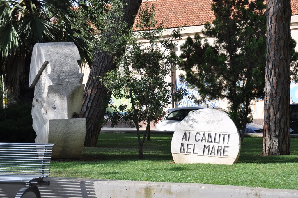 Sassari P.zza Conte di Moriana-Monumento ai caduti del mare by virgilio petza