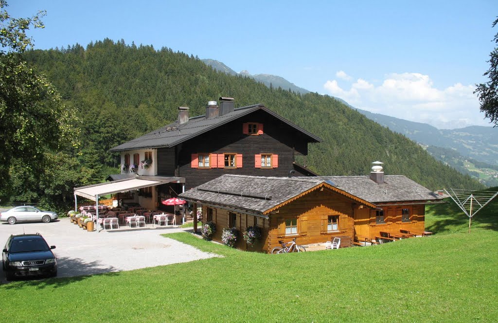 Gasthaus Sulzfluh mit Kurva Hüsli by WernervonHaefner