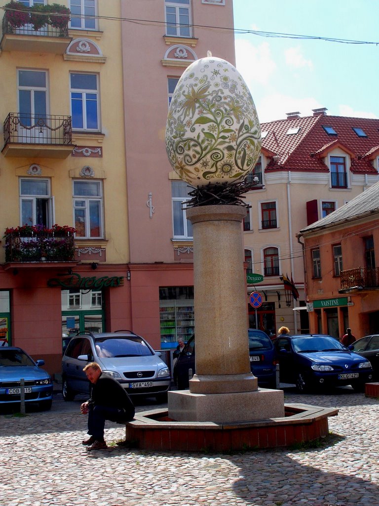 THE GREAT EGG STATUE! by Adam Sichta