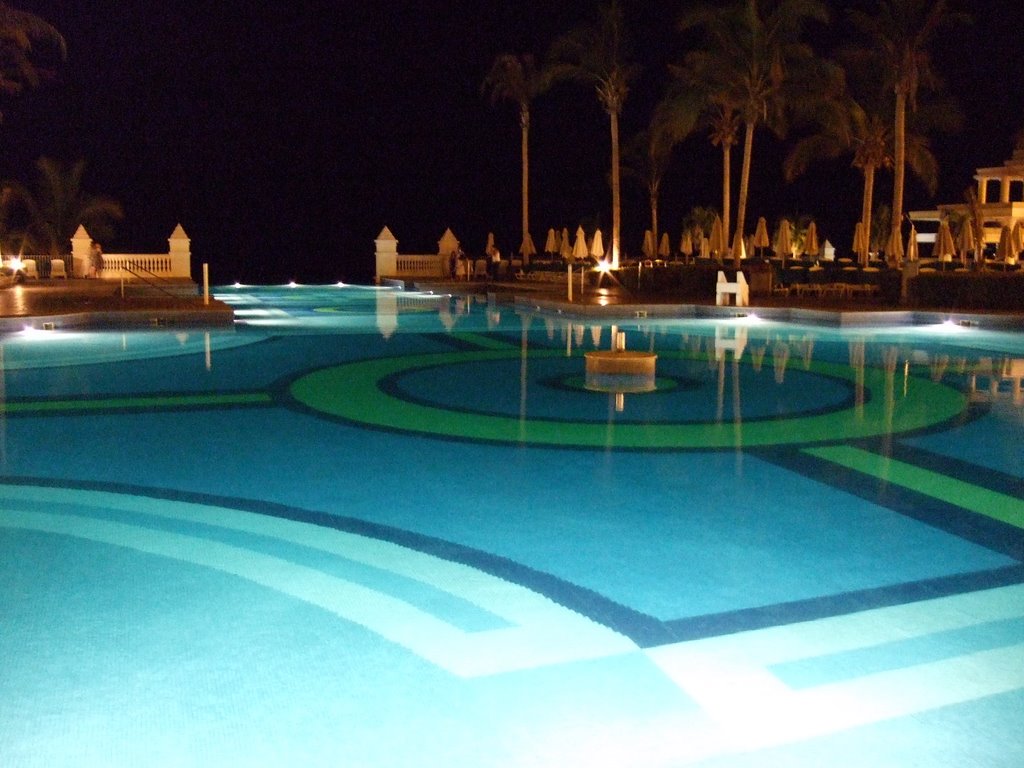 Riu Pool at Night by russellfnunley