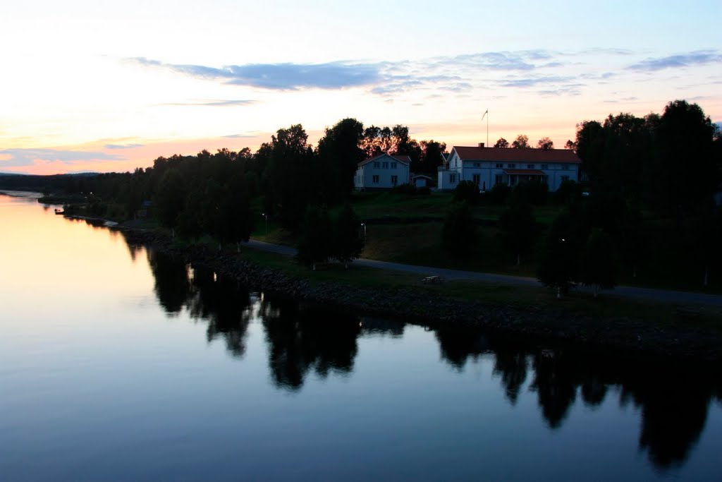 House with the river in Kalix by jajensss000