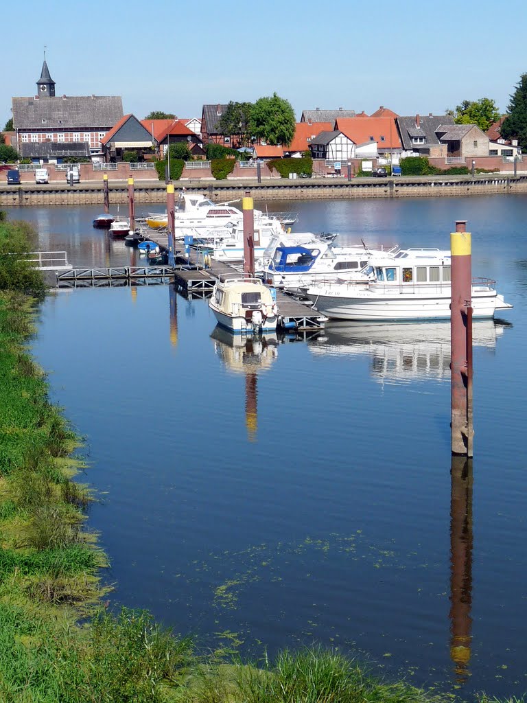 Hafen und Stadtansicht Schnackenburg by mimi.handorf