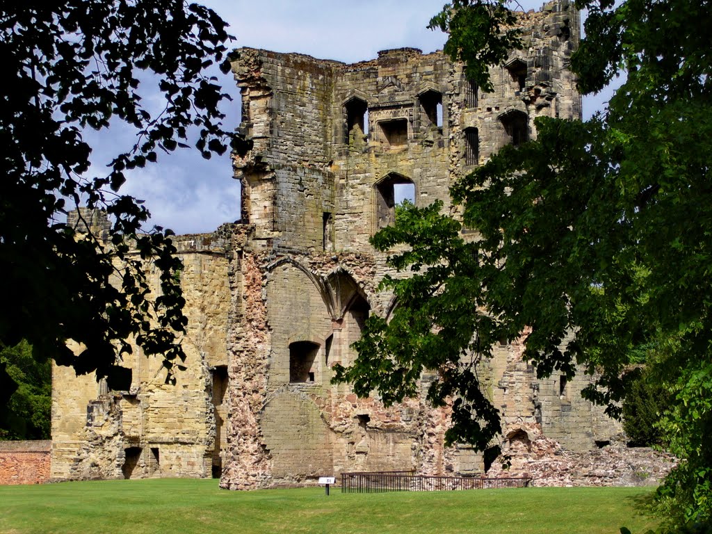 Ashby de La Zouch Castle by Yanat