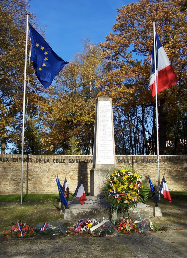 La Celle-Saint-Cloud Monument aux morts nouveau by hpjps