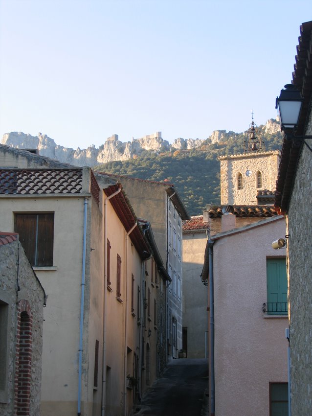 L'église et le château vus depuis l'école by Philoup