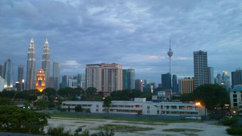 View from Ward 27, Hospital Kuala Lumpur (dawn) by asanov