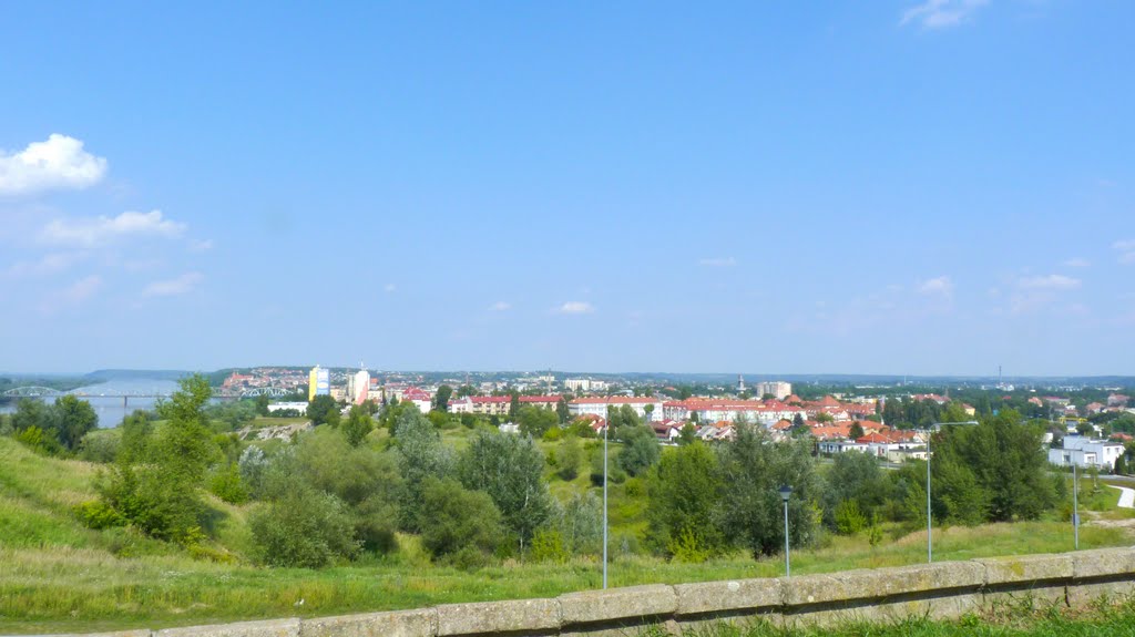 Grudziądz - widok z tarasu przed wieżowcami. by Kazimierz .Mendlik