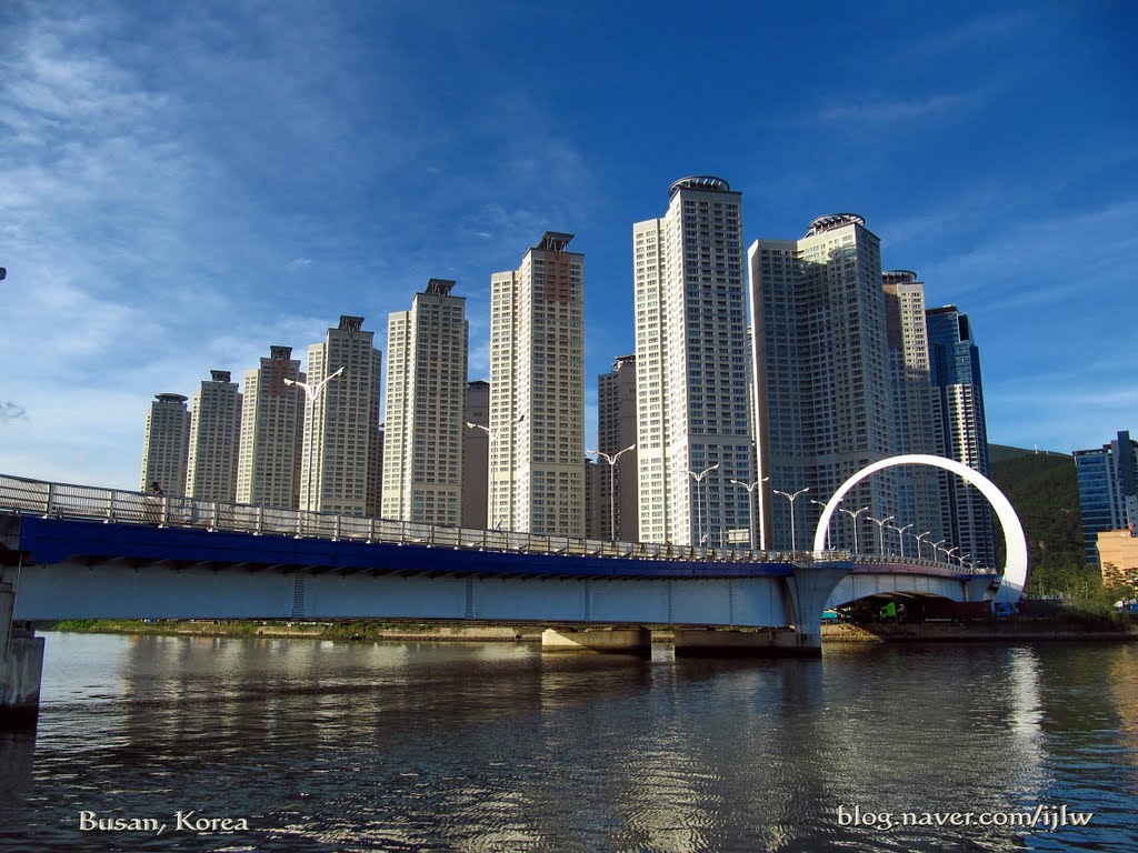 Centum Park apartments complex by Lee Iljoo