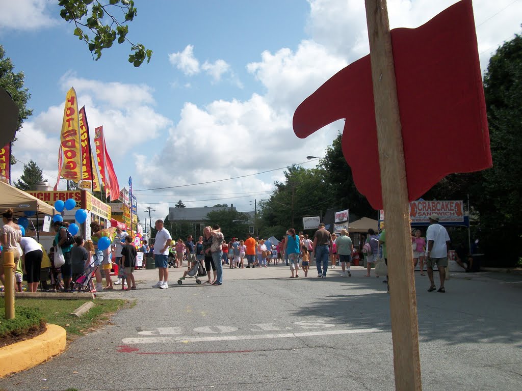 2011 Wyoming Peach Festival by Dave Tabler