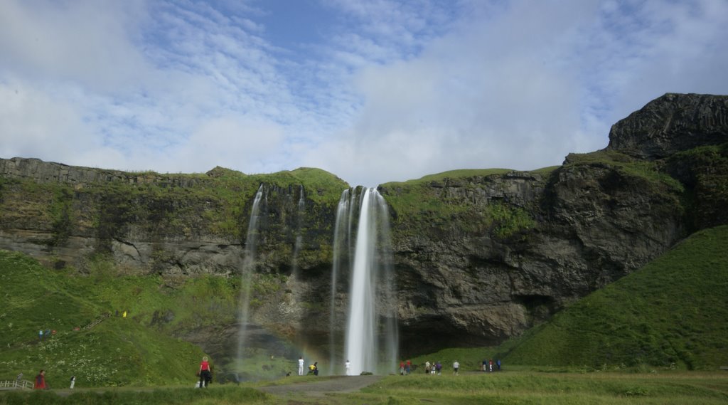 Seljalandsfoss by Gil Cavalcanti