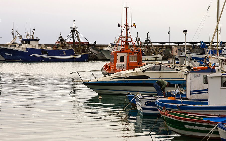 Puerto de Estepona by Antonio Báez