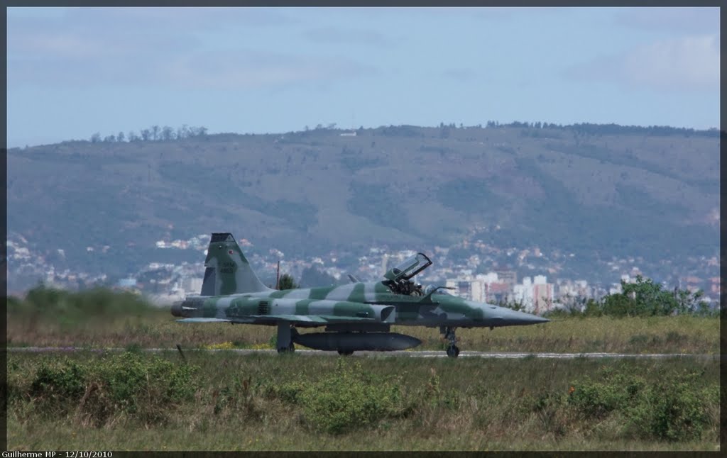 F-5EM com Porto Alegre ao fundo • Sunriser by Sunriser ©