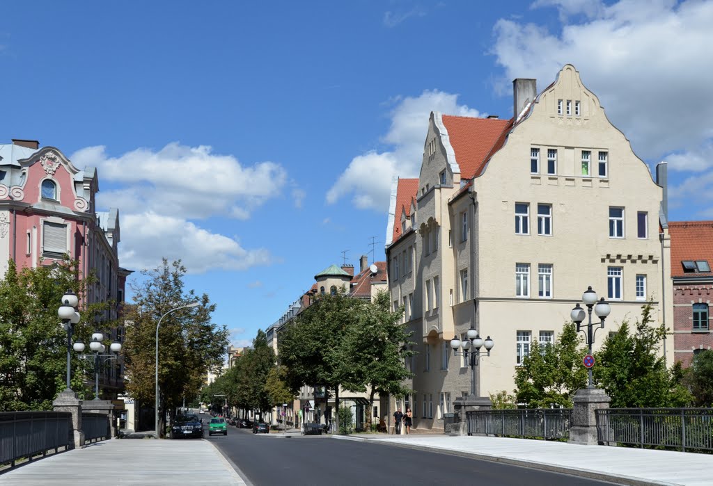 Bismarckstr., Augsburg, August 2011 by PETEGE