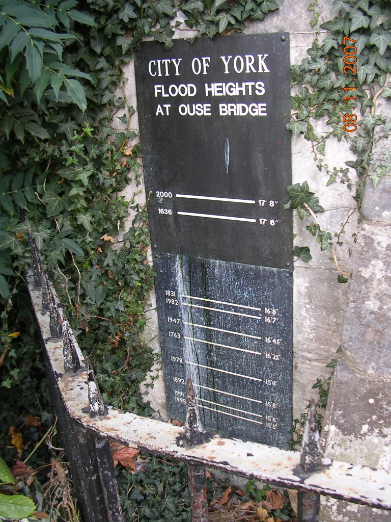 Flood level reached by the River Ouse at York by paulbunker