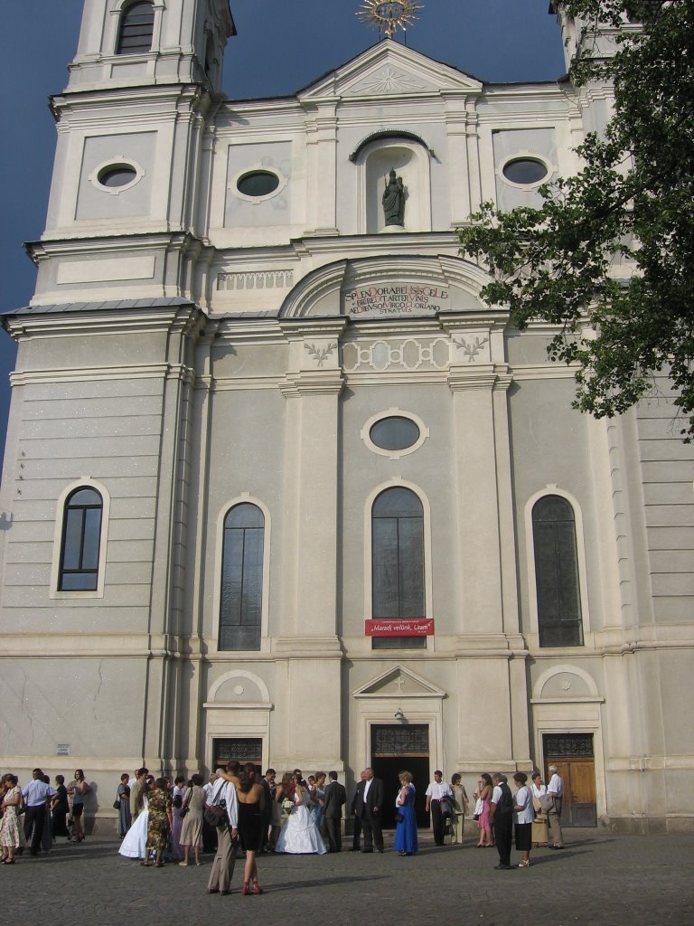 Wedding in the Csiksomlyó Pilgrimage Church by farkaskoma