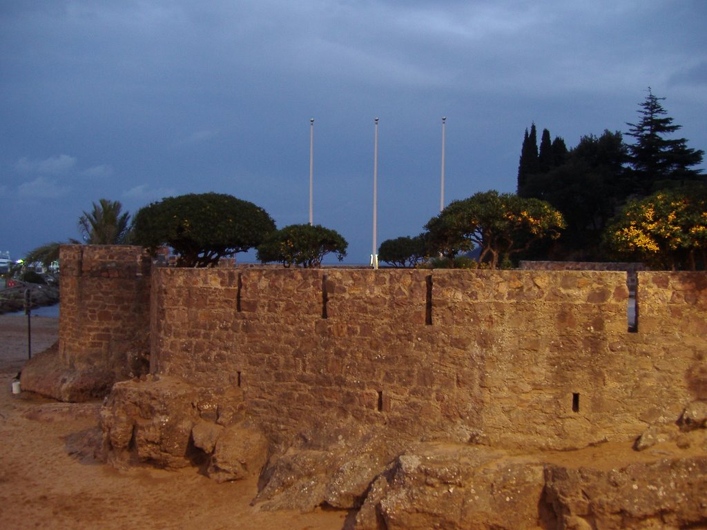 La Napoule - Castello restaurato dai Coniugi americani Henry e Mary Clews sulle rovine di una fortezza saracena - Provenza - Francia by Ilda Casati