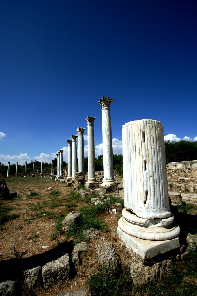 Broken Pillar by sbradfield