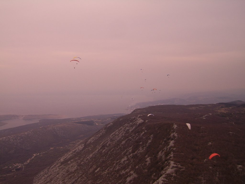 Tribalj, paragliders by berkeiszilard