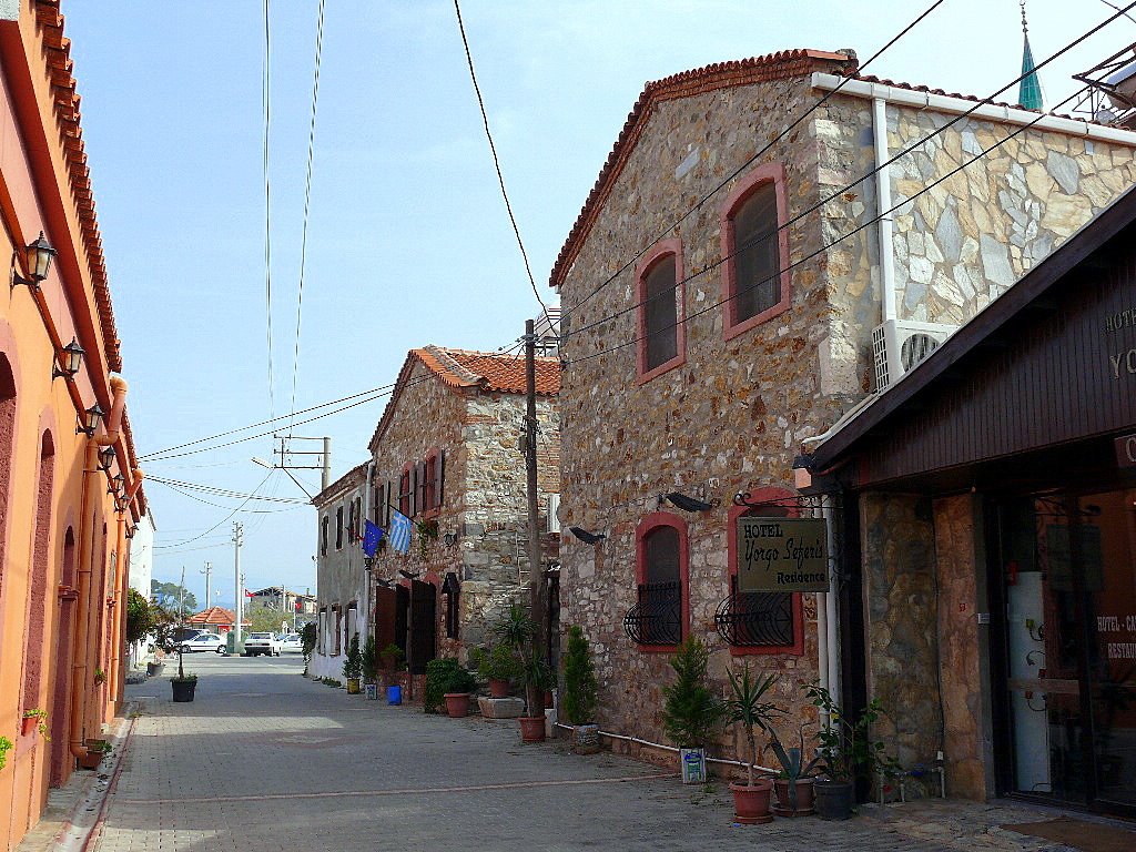 Urla İskelesi - İzmir (27.10.2007) by Metin Erinc