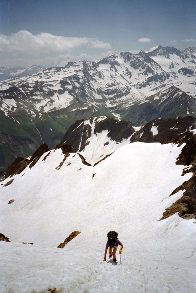 Arrivée au sommet du Rocher Blanc (année à neige) 09.07.1995 by Jean-Luc.