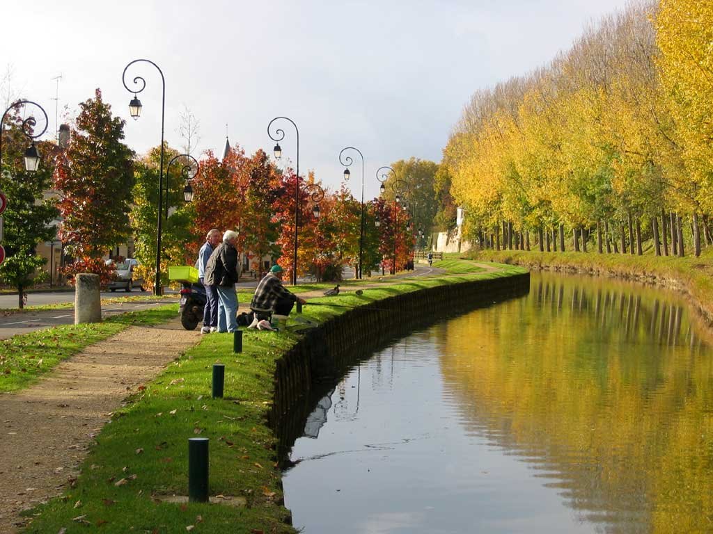 Canal de l'Ourcq by worldwidestar