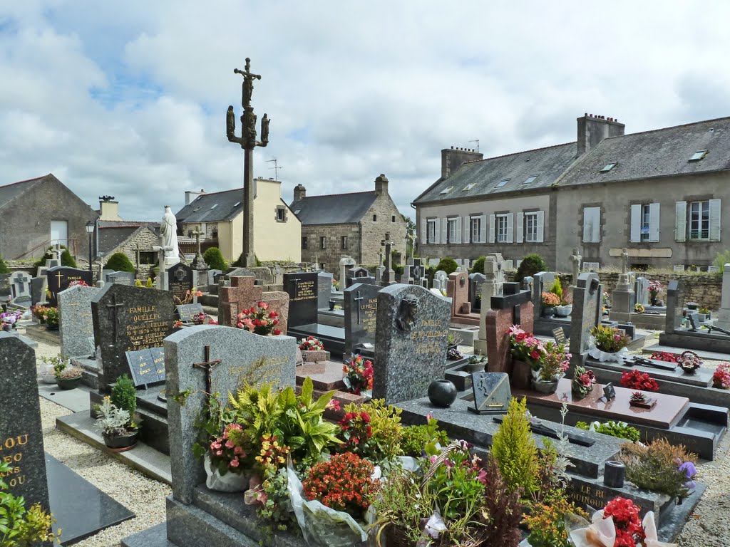 Le cimetière et le calvaire de Plouarzel, août 2011 by FGuertin