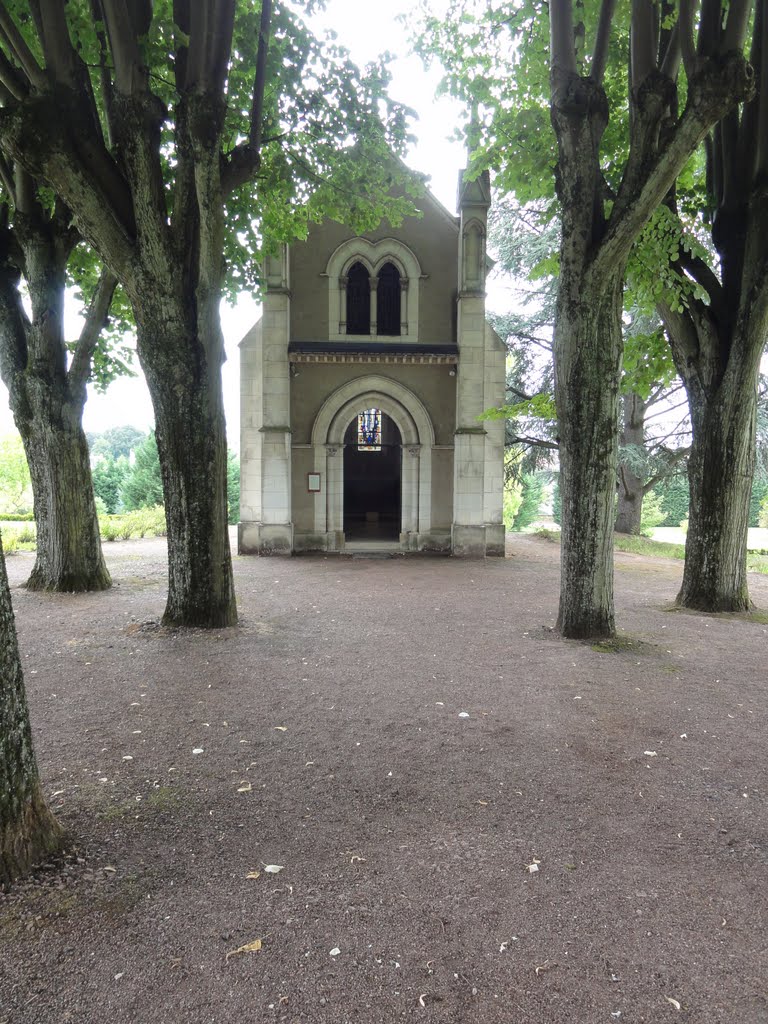 Nevers, jardin de couvent de Soeurs de Nevers by Jeroen Hensen