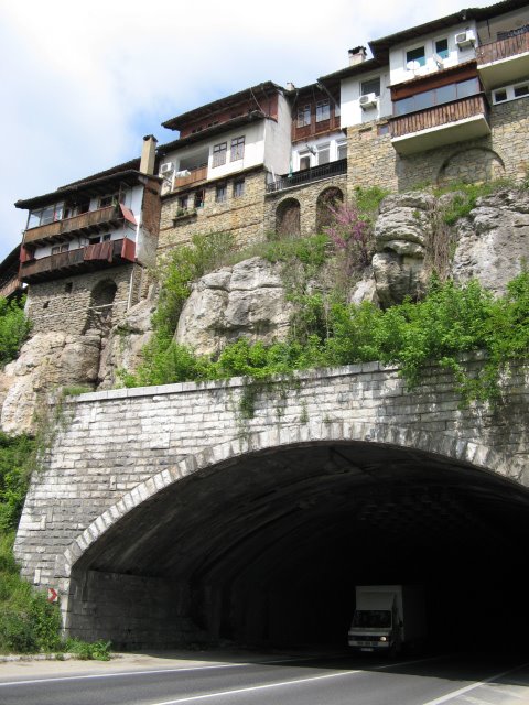 Intrarea în orașul Veliko Tarnovo by Paul Ion™