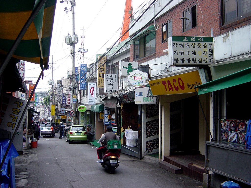 Fish Alley, Itaewon, Seoul, Korea (Blue Frog used to be VFW) by SJNieto