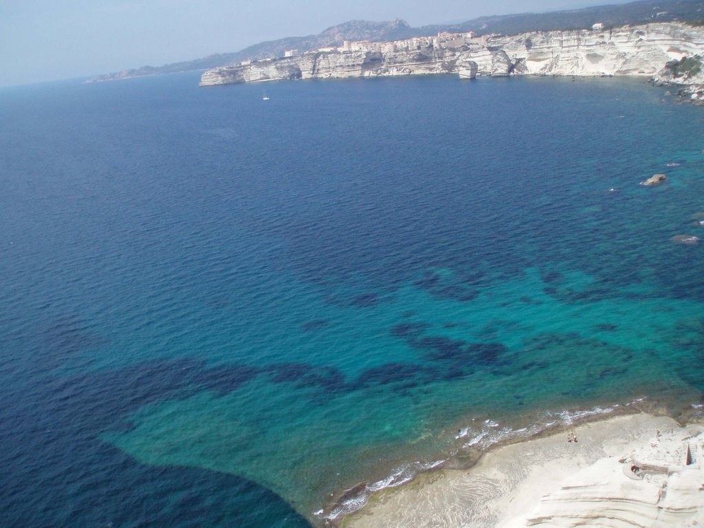 Vue sur Bonifacio by Claire-Lise Durieux