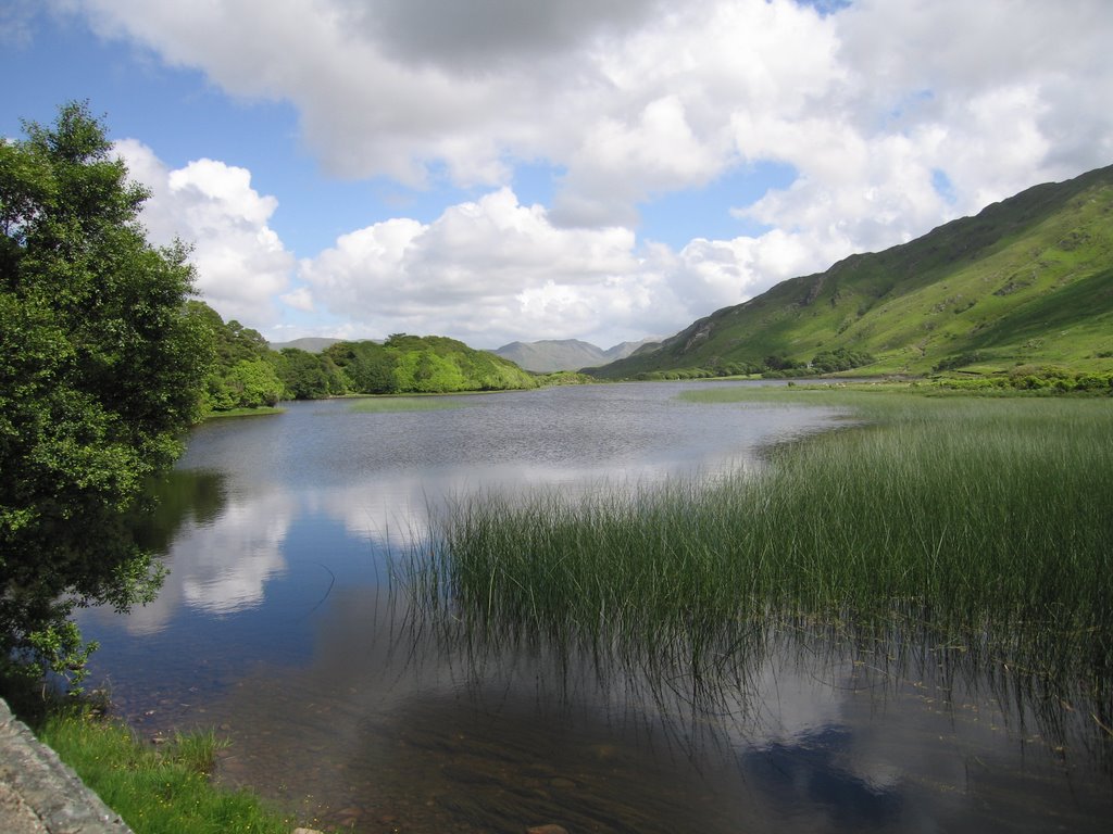 IRELAND, Co.Galway, Lough Kylemore near Salrock by cvogt