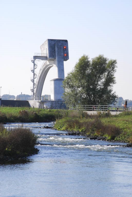 Hydro-electric station at Maurik / Amerongen by Marc Visser