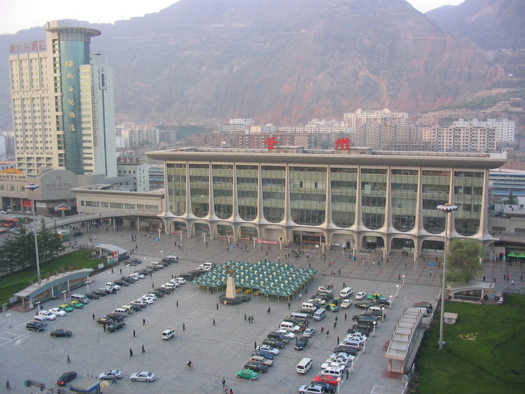 Lanzhou railway station by michelvdriet