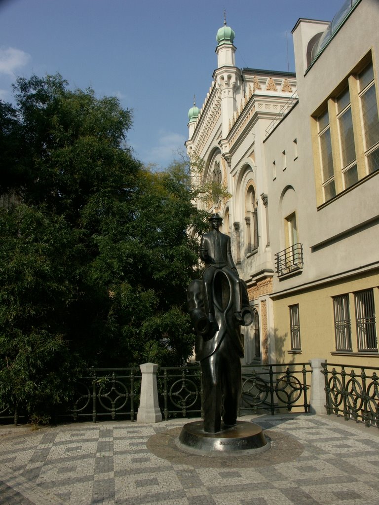 Prag - Franz Kafka monument / Spanish synagogue by I.Kuebler