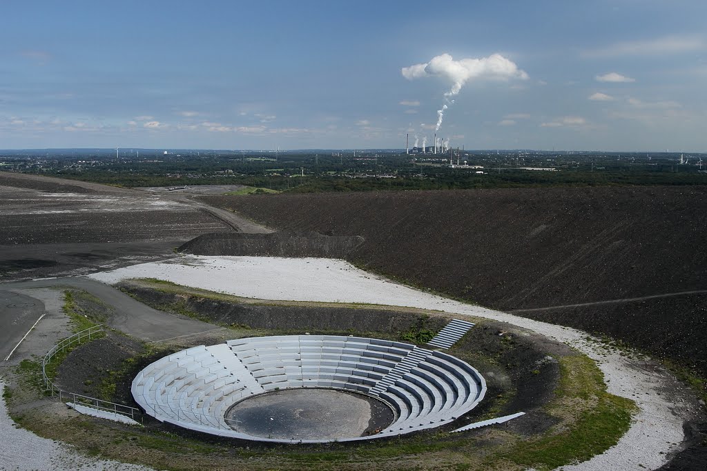 Amphitheater auf der Halde Haniel by Alexkarl