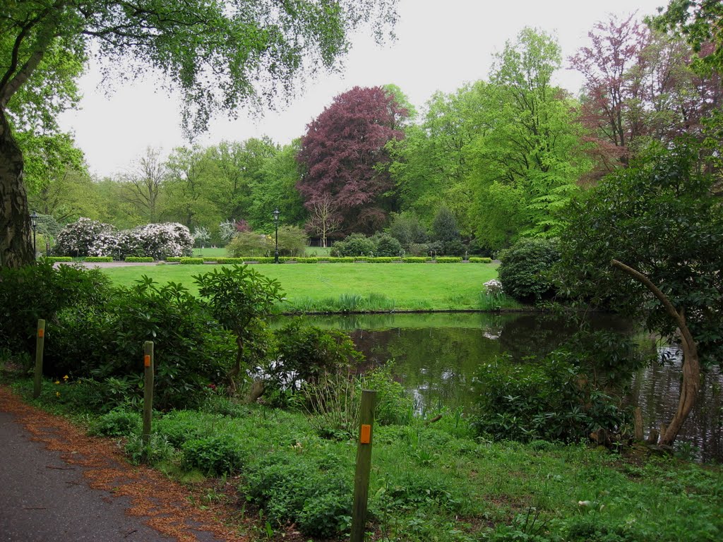 Grounds of Kasteel de Essenburgh by G.M. Kowalewska