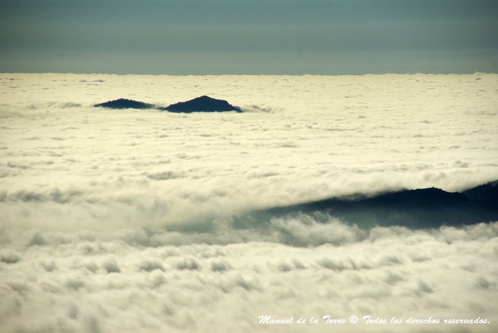 Mar de nubes sobre Mallorca by manutiks