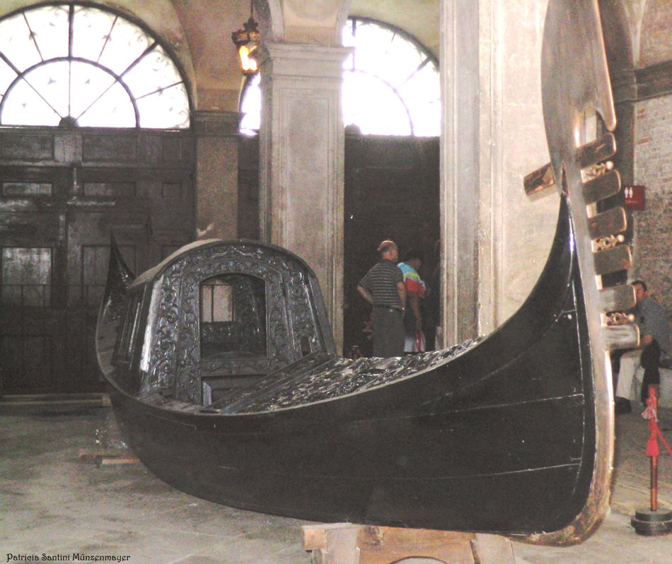 Góndola en Palazzo Ducale, Venezia, Italia by Patricia Santini