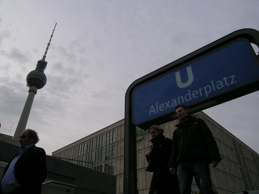 Alexanderplatz metro by Marco Salvatori